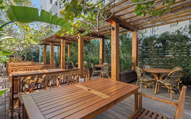 Global Luxury Suites at The Apex Miami