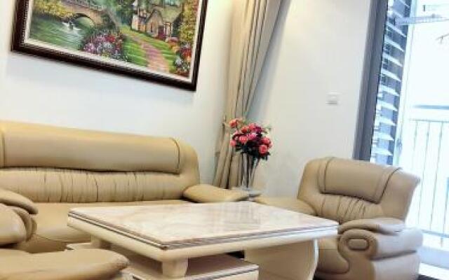 Elegant Parkhill Apt 1