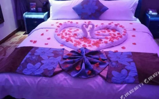 Xingdi Qingshe Hotel (Baiyun Middle Road Subway Station)