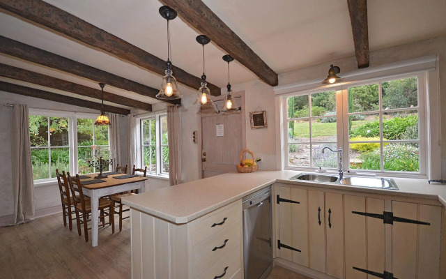 Adelaide Hills Retreats