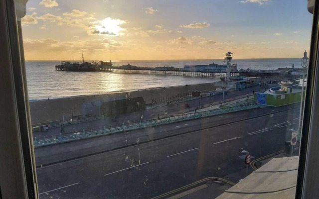 Direct Sea Views, Seafront Location & Free Parking