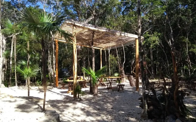 Tooj Cheel Lodge Tulum