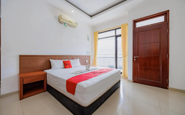RedDoorz Premium @ Gandaria Jagakarsa – Guest Rooms – Jakarta