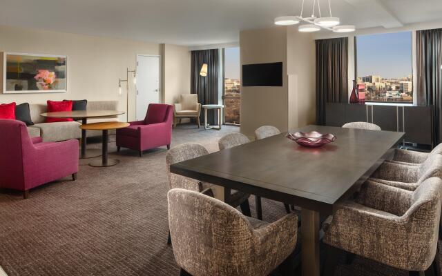 Crowne Plaza Dallas Market Ctr - Love Field by IHG