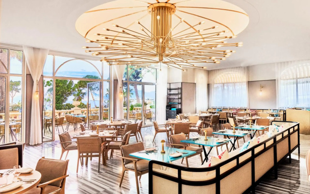 Carlton Cannes, a Regent Hotel