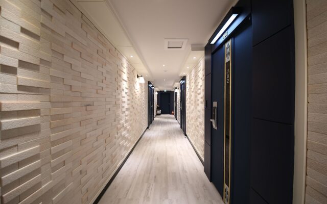 Brown Dot Hotel Cheonan