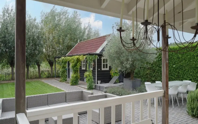 Zeeland Retreat; Sauna and Seaside Charm