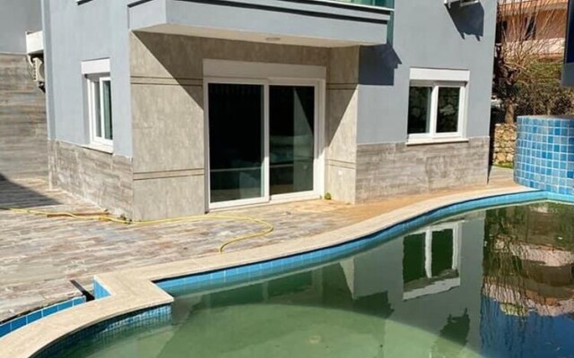 Captivating 2-bed House in Alanya