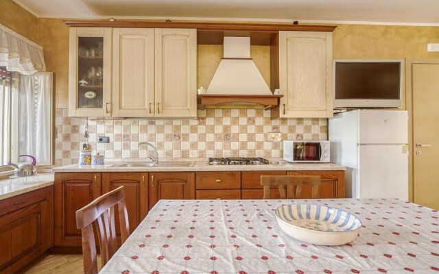 Traditional Holiday Home in Fontane Bianche With Pool