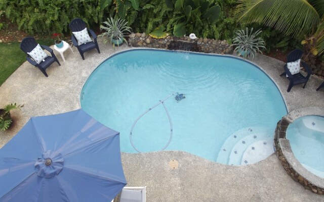 Beautiful Home At The Hill With Private Pool