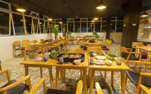 Sky House Hotel