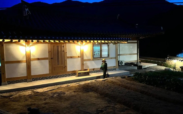 Wanju Hanok Pension Hyurim
