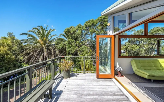 Tikirau Bay Views in Oneroa