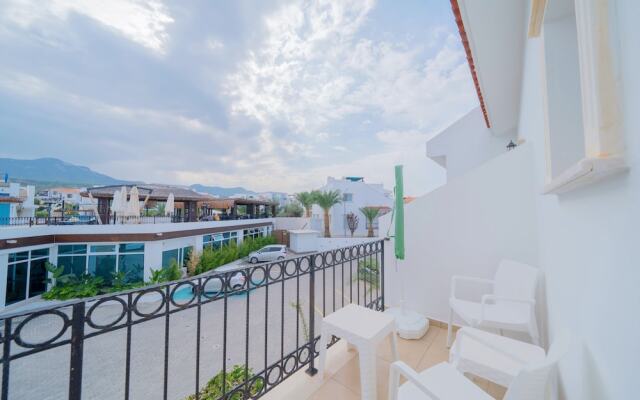 Modern Studio Apartment With Lovely sea View