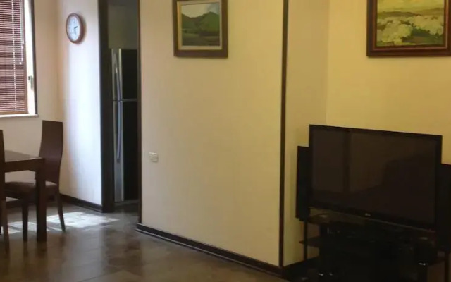 FlatsInYerevan - Apartments on Hanrapetutyan Street