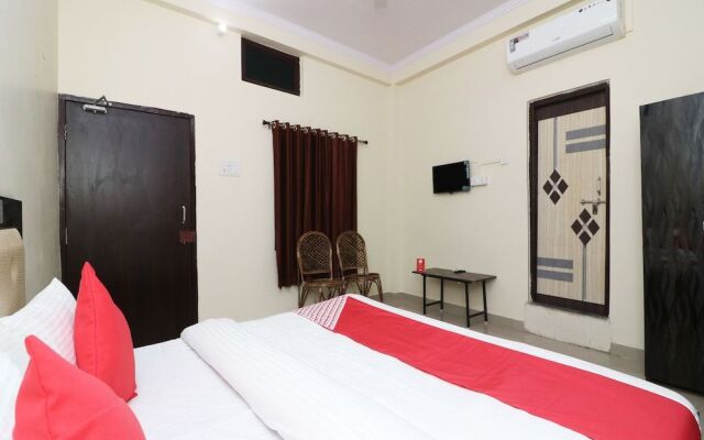 OYO 24823 Amrit Guest House