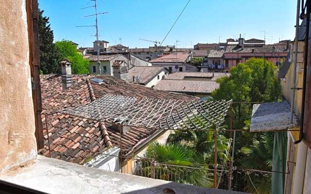 Stay in Verona Center