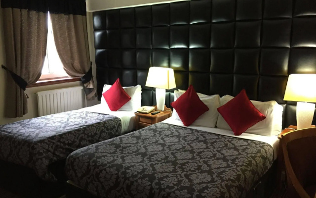 Kings Park Hotel