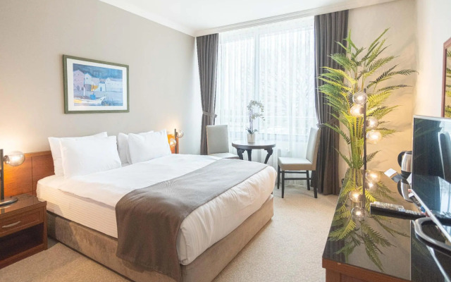 Kndf Marine Hotel