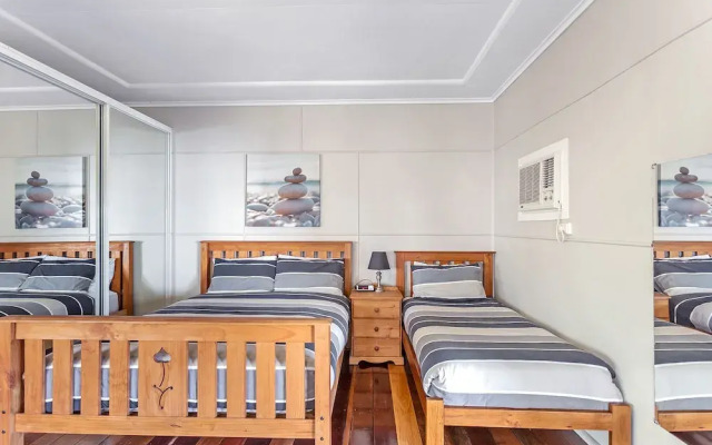 Government Road, 102