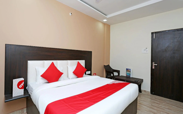 OYO 15098 hotel crystal