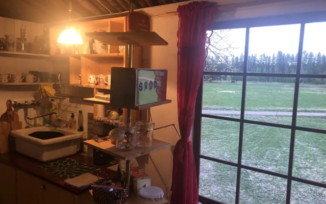 Treehouse Magpies Nest With Bubble Pool