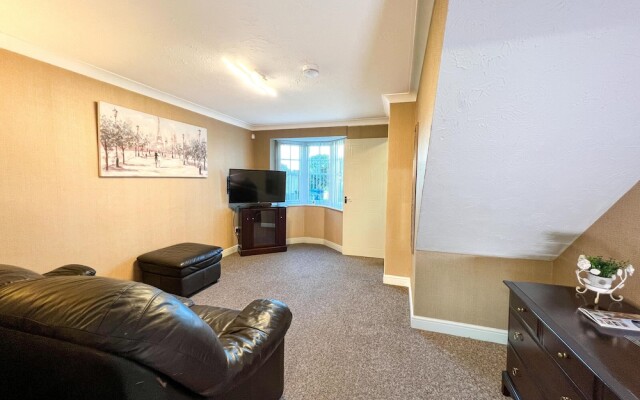 Taylor Close Holiday Home