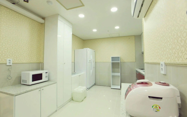Chloe Guest House