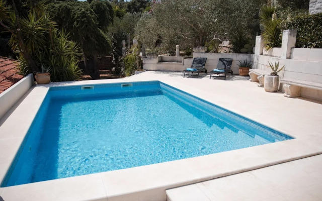 Villa Nada - Unique and Artistic