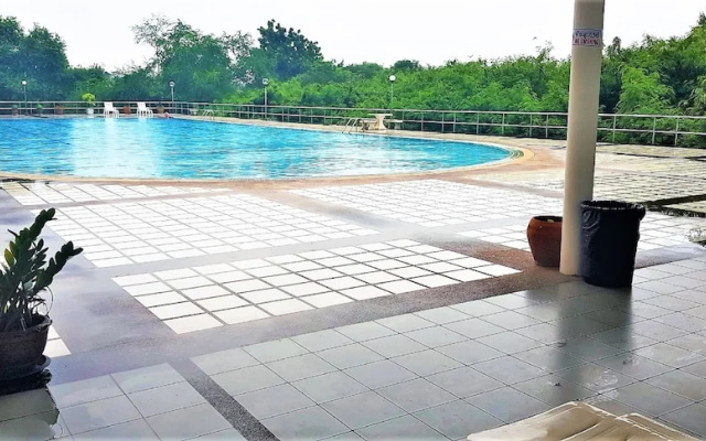 Pattaya Plaza Condotel Large Studio Apartment Sukhumvit