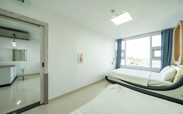 Pohang Pinewave Sea & Spa Pension