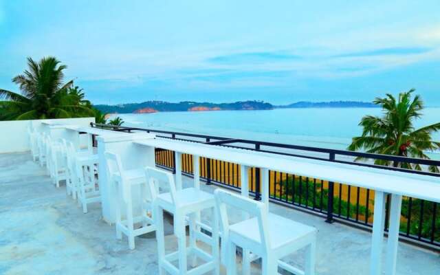 Aura Weligama Bay