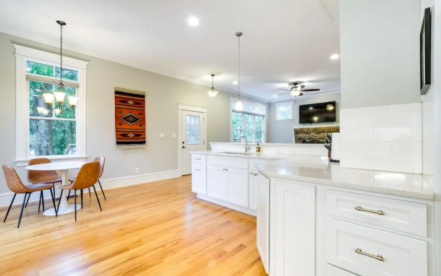 Dog-friendly Durham Home - Walk Downtown!