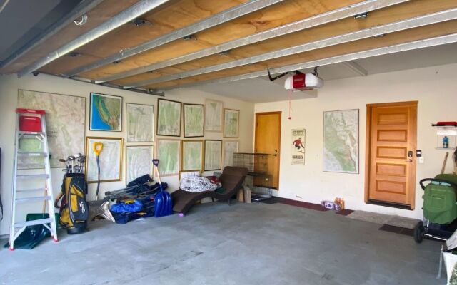 Snowcreek V 760 Pet-Friendly, Amazing Mountain Views, Private 2 Car Garage, Washer Dryer by RedAwning