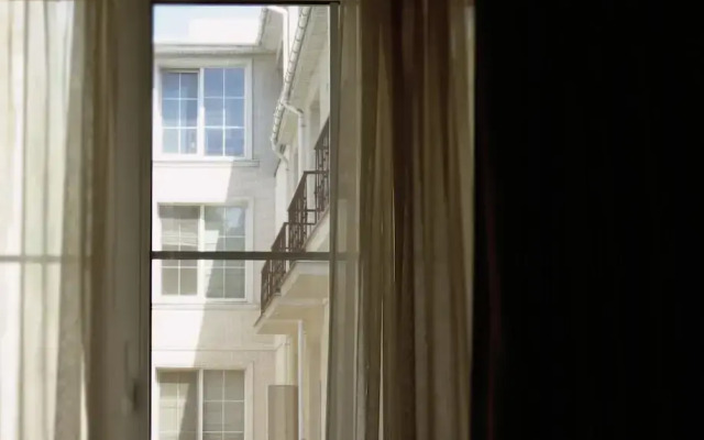 Premier Geneva Hotel