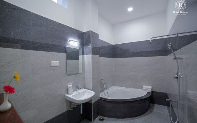 Hotel Rivieraa