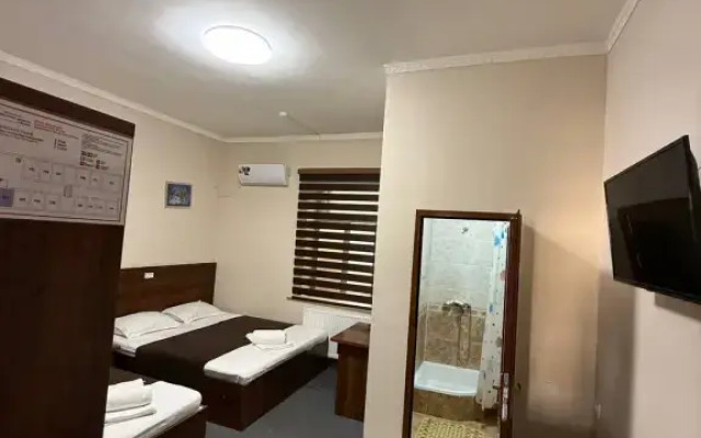 Parvina Hotel