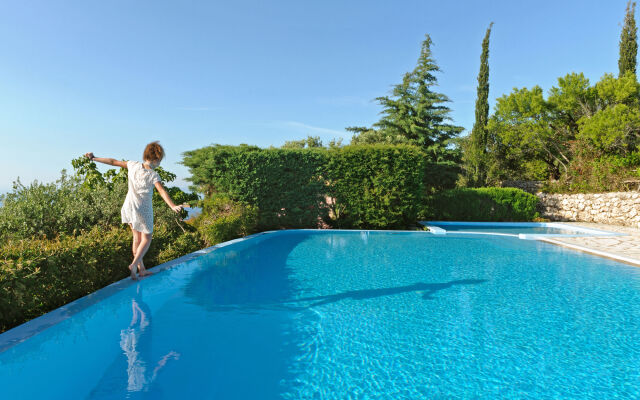 Art Blue Villas