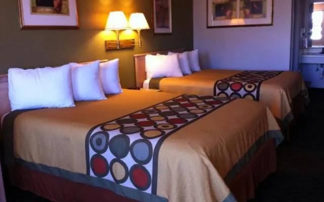 Super 8 by Wyndham Fredericksburg