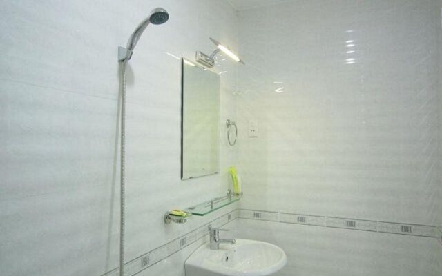RedDoorz Anh Ngoc Hotel