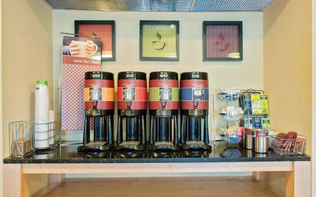 Hampton Inn Louisville-Airport