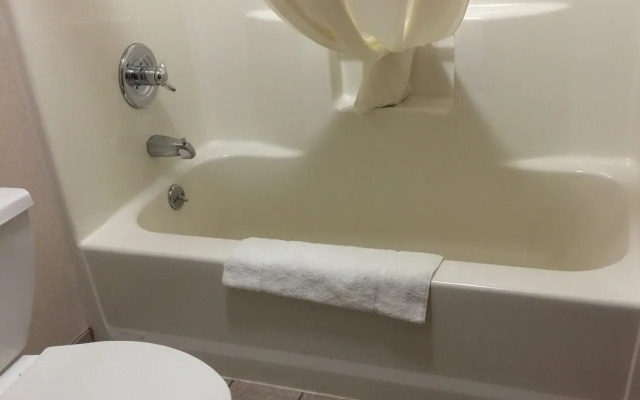Quality Inn East Liverpool OH