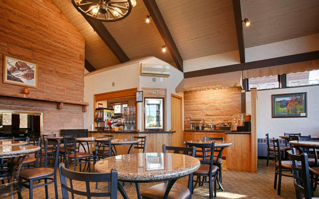 Best Western Plus Silver Saddle Inn