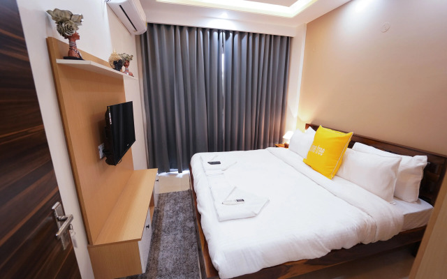 Lime Tree 2 Bhk Apartment Golf Course