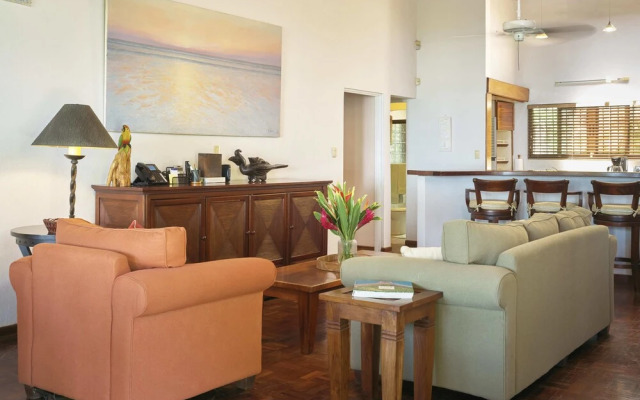 Casa Woodbine Beachfront House