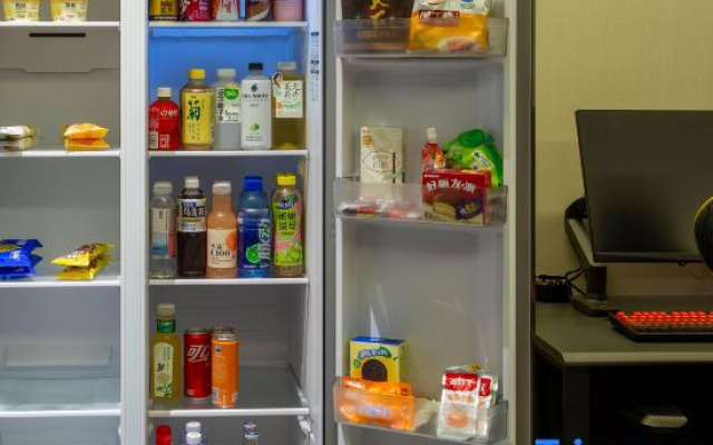 i Electronic Sports Hotel (Xinyang High-speed Rail East Station Daxin Plaza) – Meal – Xinyang