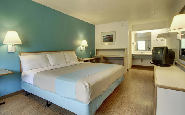Motel 6 Cedar Rapids, IA