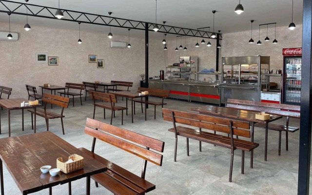 У Ашота (Алахадзы)