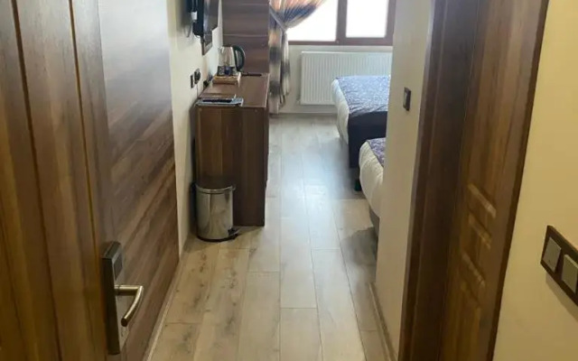 Zumrut Palas Hotel