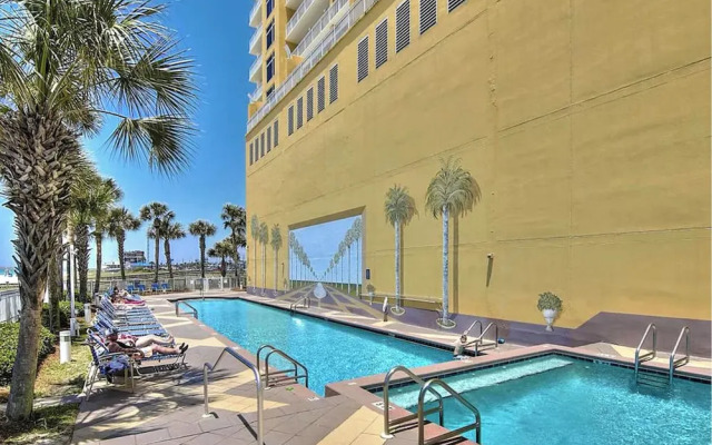 Beachfront Bliss Awaits: 2-bed, 2-bath Condo at Sterling Reef - Sleeps 6!